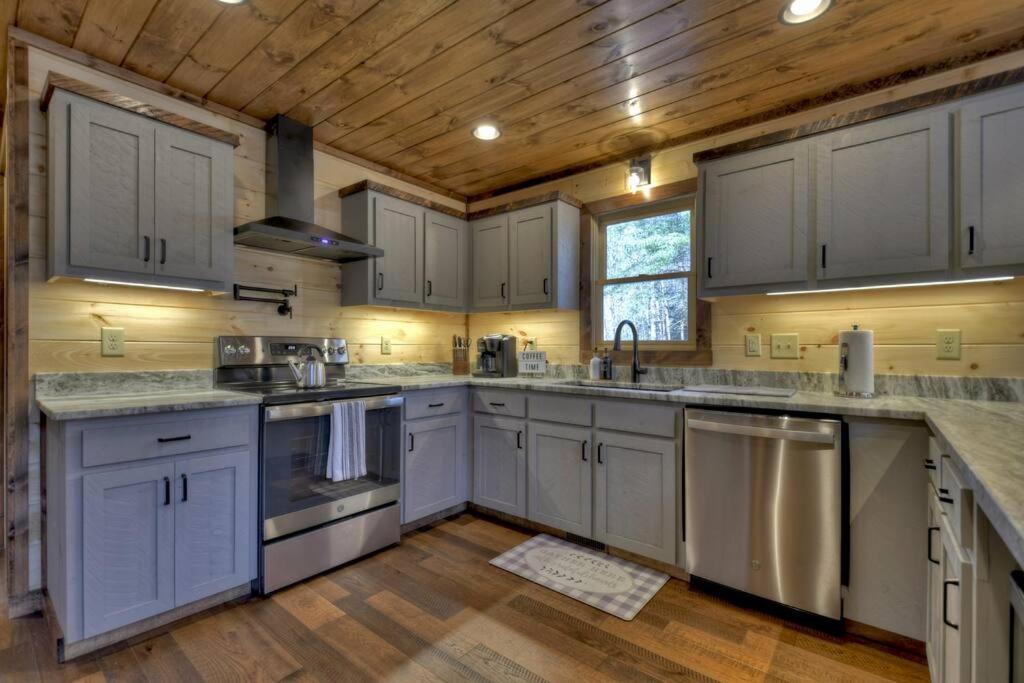 Rosewood Retreat - Hot Tub Fire Pit Pool Table Villa Blue Ridge Exteriör bild