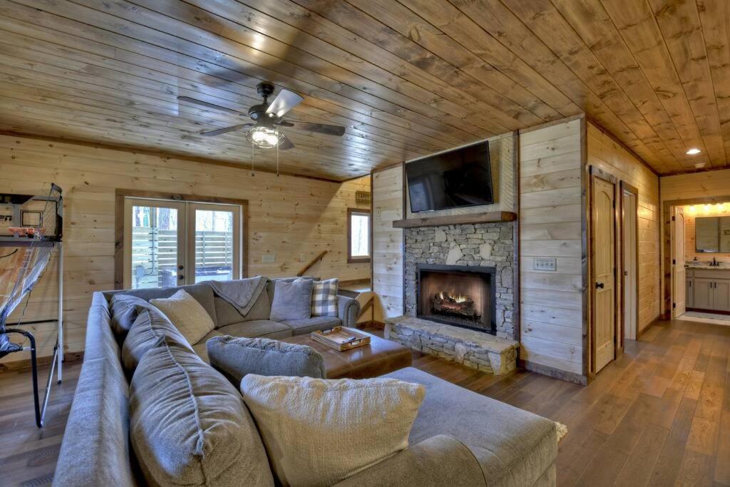 Rosewood Retreat - Hot Tub Fire Pit Pool Table Villa Blue Ridge Exteriör bild