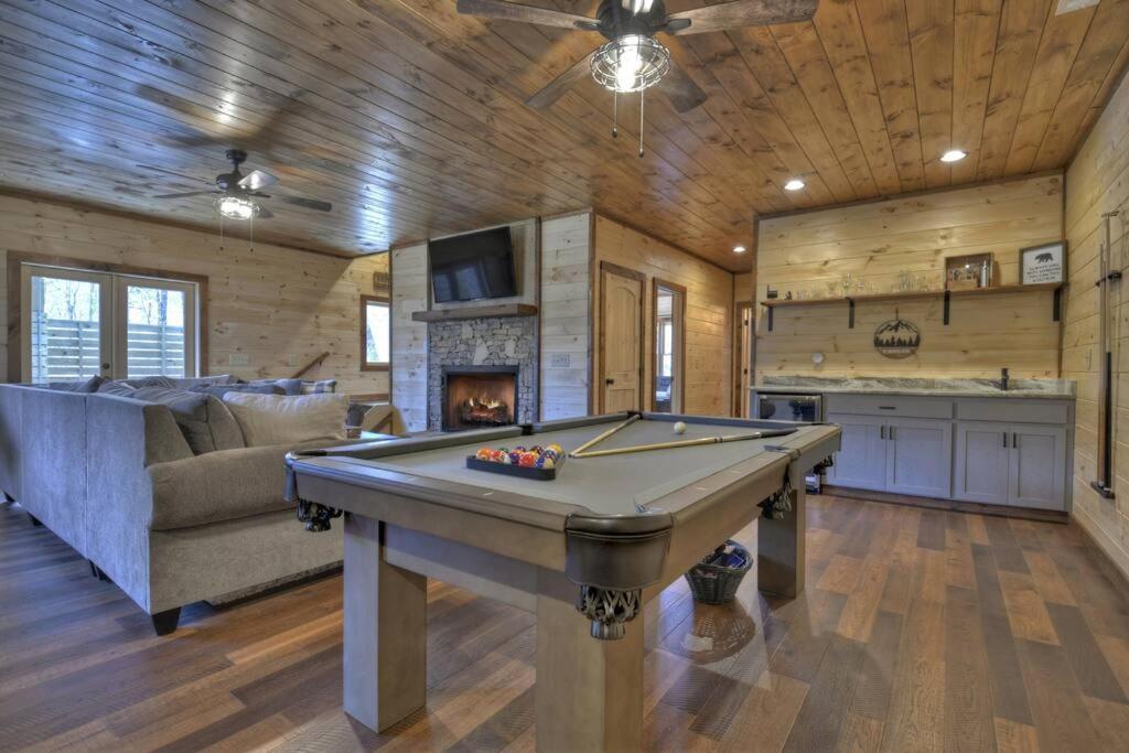 Rosewood Retreat - Hot Tub Fire Pit Pool Table Villa Blue Ridge Exteriör bild